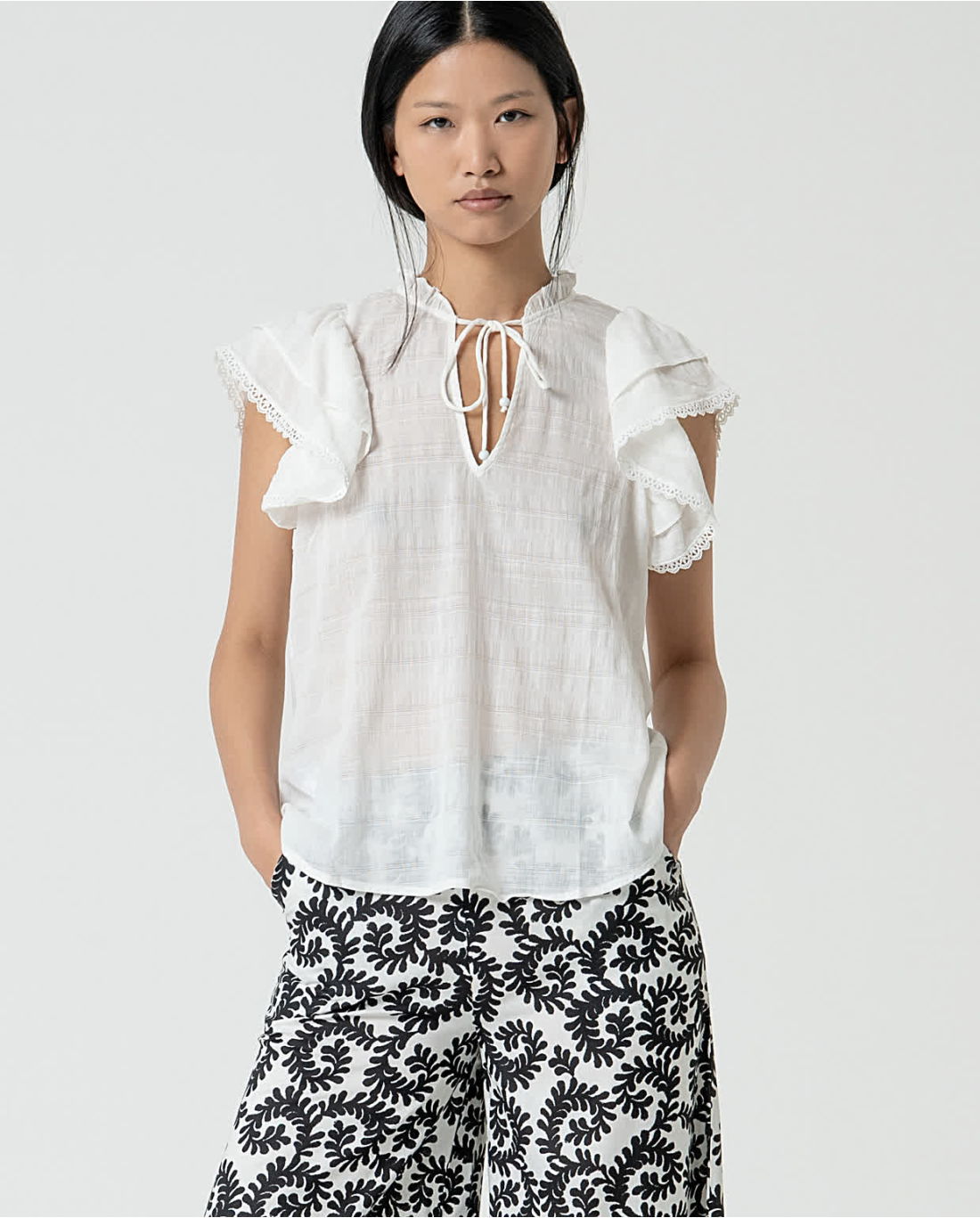 SURKANA - top svasato - BIANCO