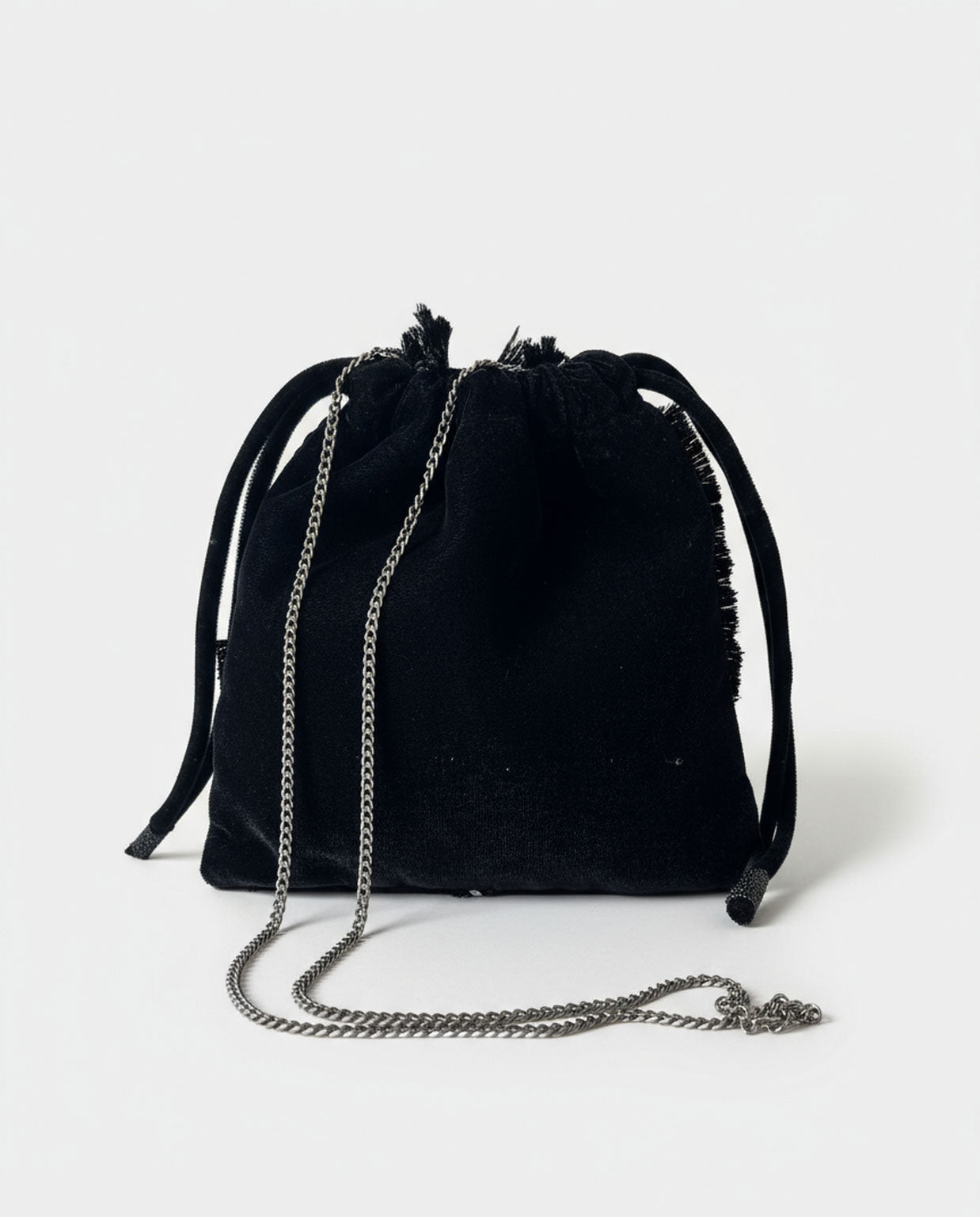 Surkana borsa sacca in velluto ricamata nero