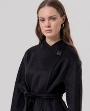 Surkana cappotto lungo incrociato con cintura nero