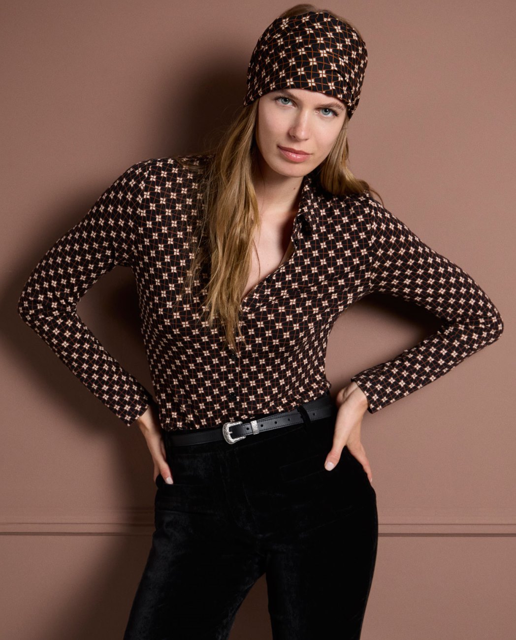 SURKANA - pantalone dritto velluto - NERO