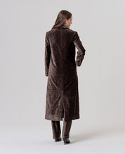 Surkana cappotto lungo in velluto con revers cioccolato