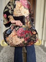 one-hundred-stars-1 - velvet kiss lock bag - PRIMULA BLACK