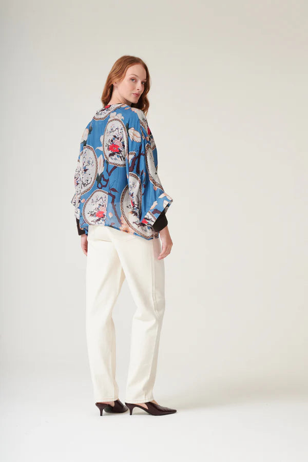 Magnolia-Plates-Blue-Kimono4_34896899-85f1-4b9c-8b9a-13bcb9dc5e4d.webp