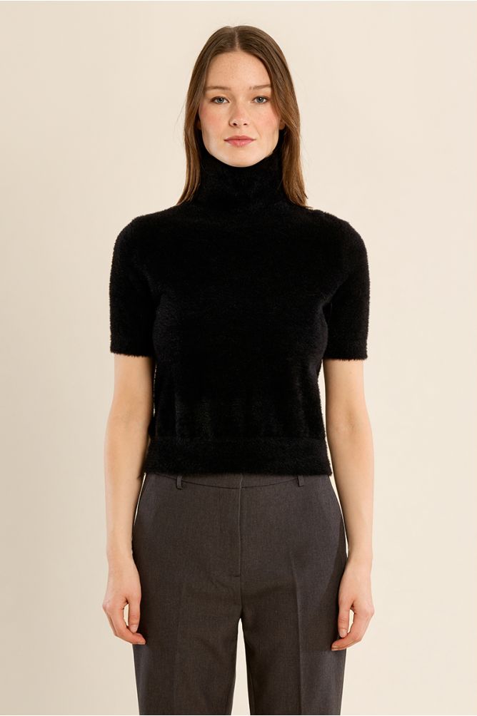 MOLLY BRACKEN - fluffy, short sleeves sweater - BLACK