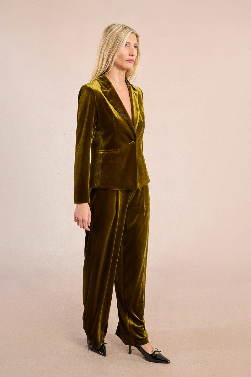 straight-velvet-blazer-3.jpg